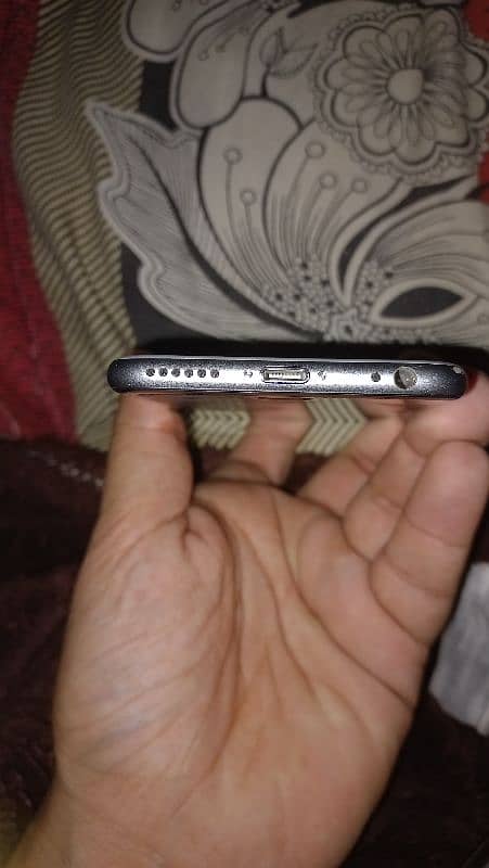 iphone 6 non PTA 1