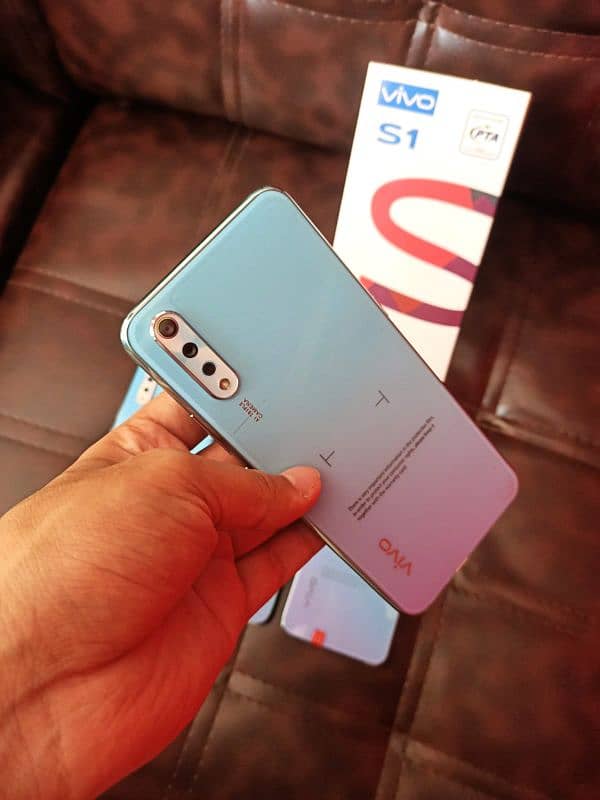 Vivo S1 In Display Finger PTA with accessories 5