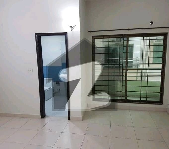 Good 10 Marla Flat For Rent In Askari 10 - Sector F 3