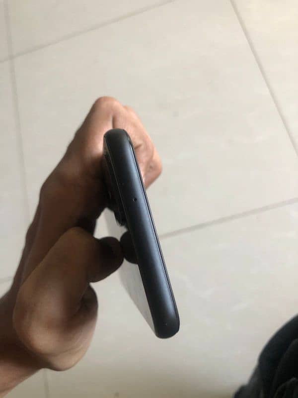 Google Pixel 4 (Box+Cover+Charger free) 4