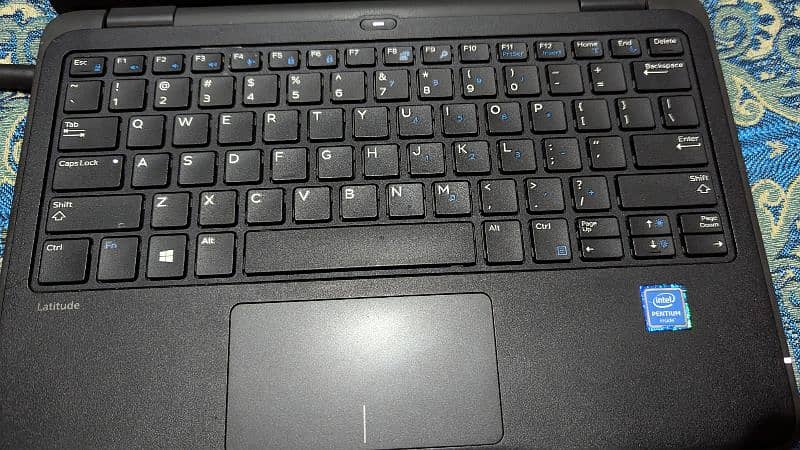 Dell latitude 3180 4/64 1