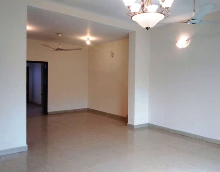 12 Marla House In Askari 10 For sale At Good Location 1