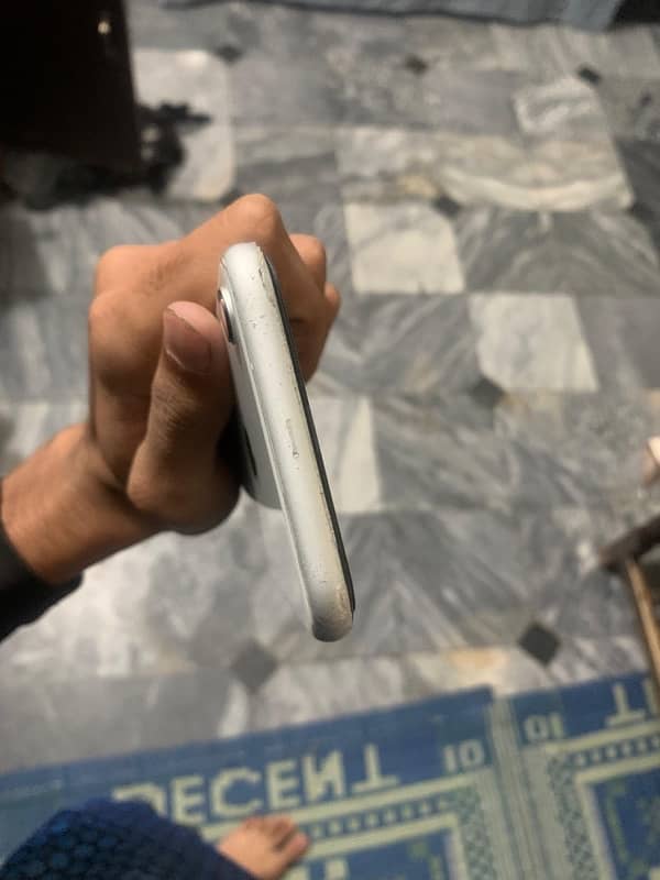 Iphone XR  (10R)  Non pta  first gaming processor iPhone 0