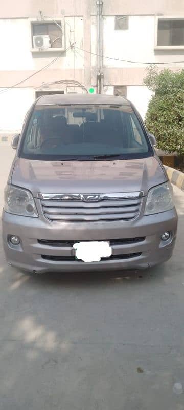 Toyota Noah 2004 0