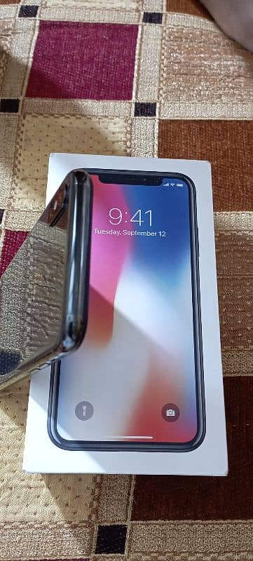 i phone X 64gb jet black color 3