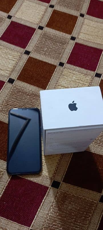 i phone X 64gb jet black color 7