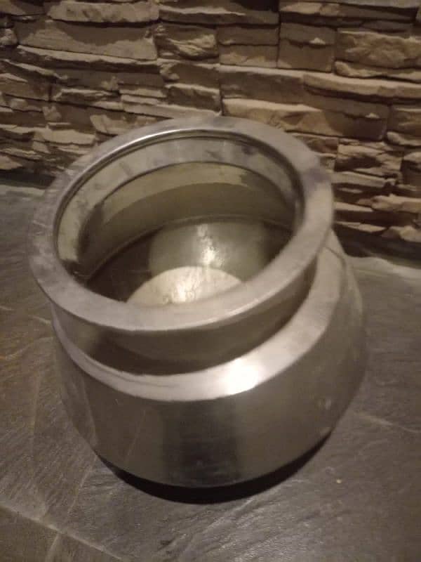 10 kg daig (cooking pot) 1