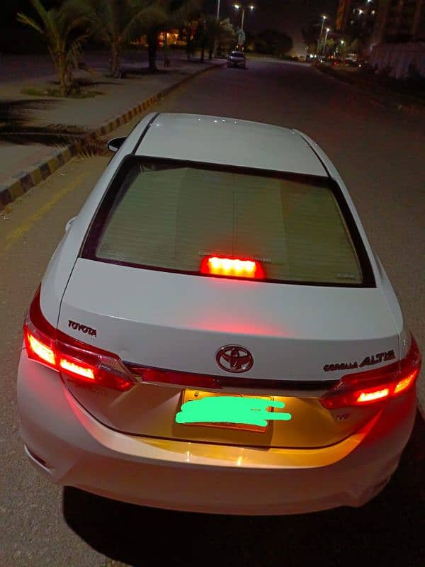 Toyota Corolla Altis 2017 3