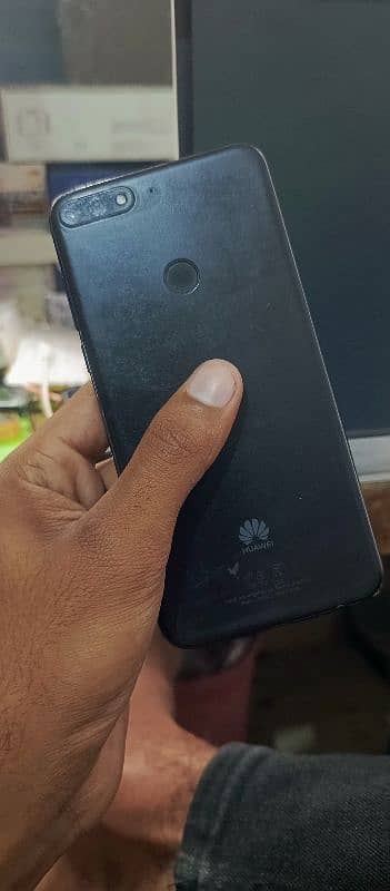 Huawei Y7 2018 1