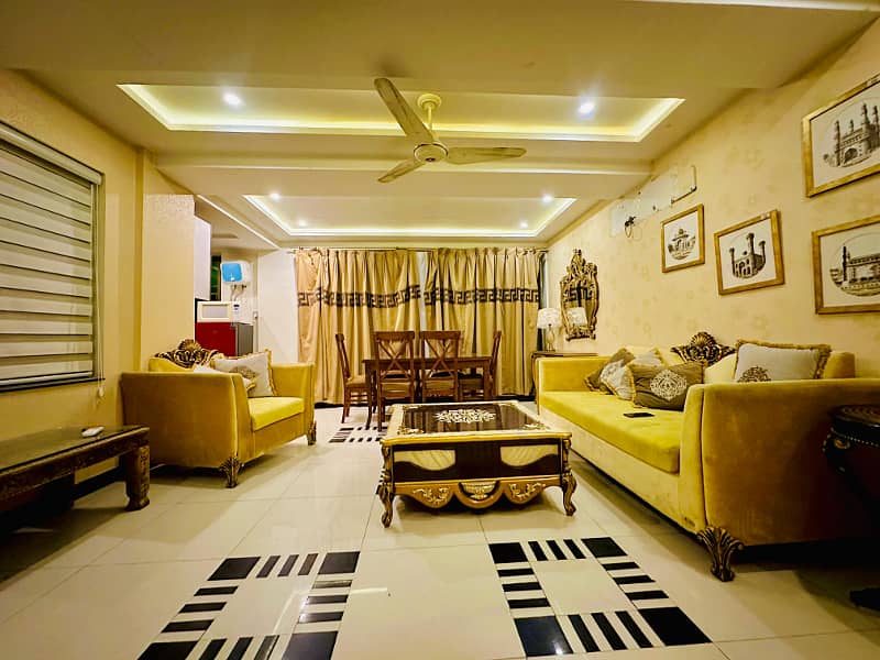 Furnish luxury Aparment per day weekly available for rent behria town lahore 6