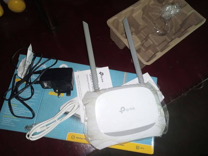 TP Link  300 Mbps Router 1