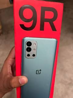 OnePlus 9r with Box