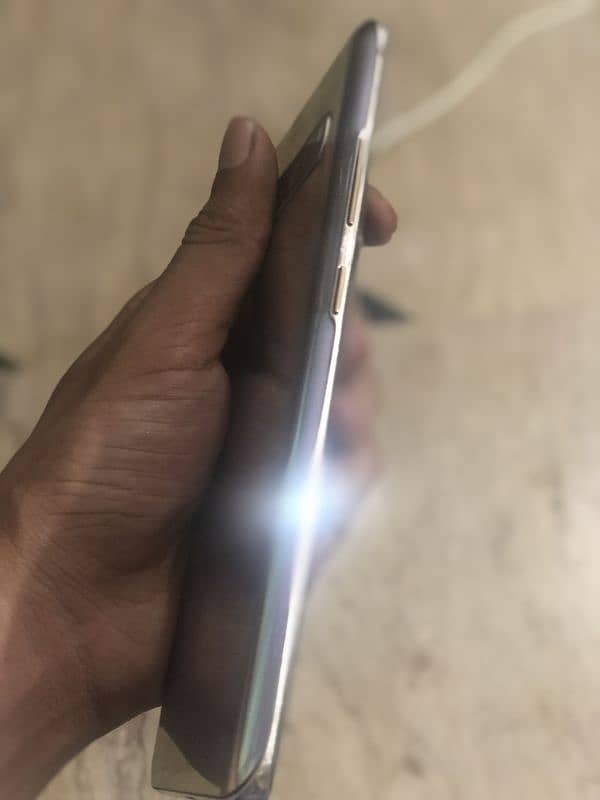 Samsung s10 plus 8/256 urgent 4