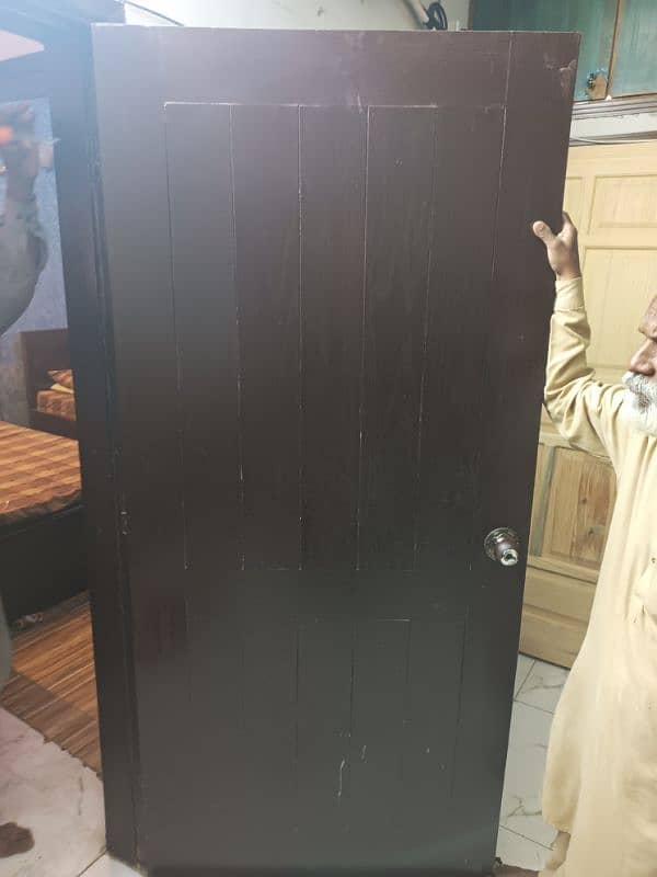 DOORS OF 2 ROOMS FOR SALE RED OAK PASTING Rs. 1500 per door 2