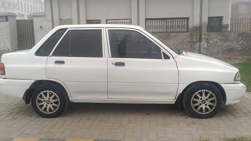 KIA Classic 2001 3