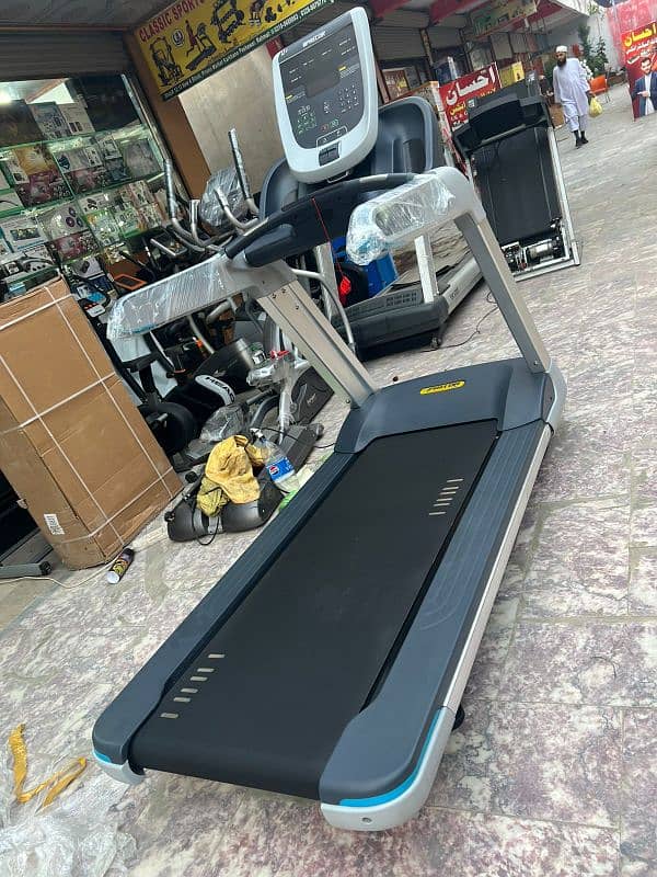 Precor TRM 835 treadmill USA brand NEW 0