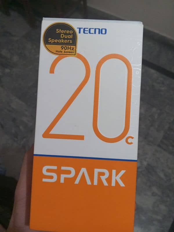 Tecno Spark 20c Full box with everything only 25500. 0