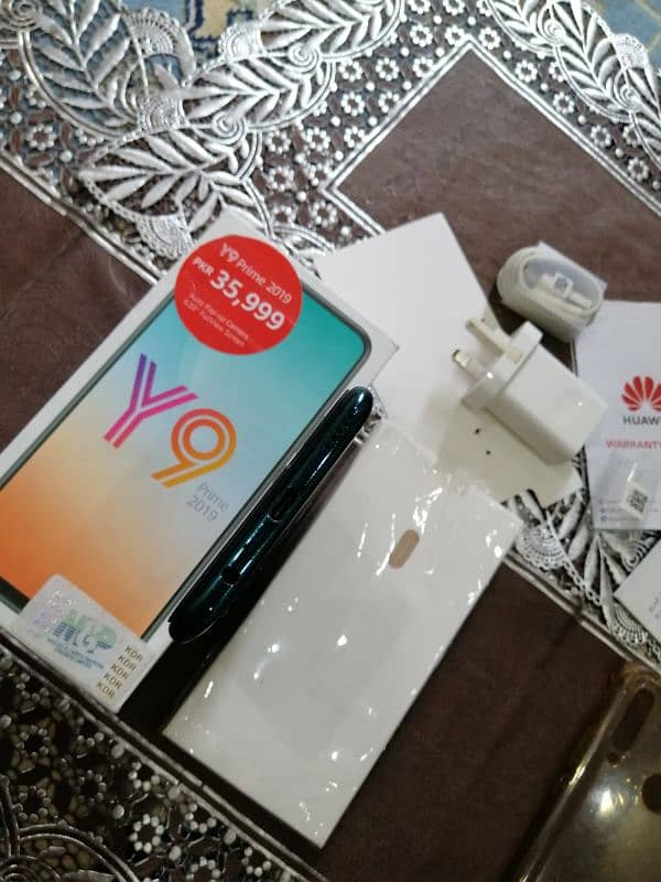 Huawei y9 prime pop up camera. 7