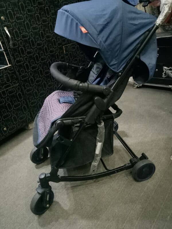 Light weighted stroller 3