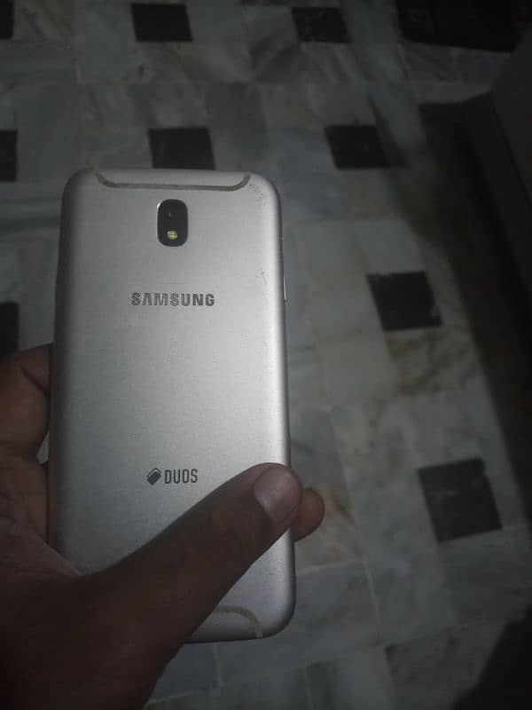 Samsung J7 pro. . . 3/32gb. . . official pta approved 1