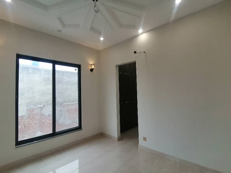 Ideal Prime Location House Is Available For sale In Lahore 14