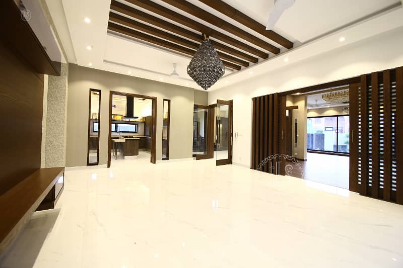 01 KANAL FUL BASEMENT CINEMA BEAUTIFULL MODERN DESIGN HOUSE FOR RENT IN DHA PHASE 5 GOOOD LOCATION 4