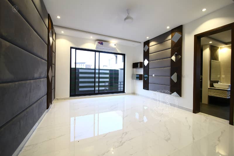 01 KANAL FUL BASEMENT CINEMA BEAUTIFULL MODERN DESIGN HOUSE FOR RENT IN DHA PHASE 5 GOOOD LOCATION 11