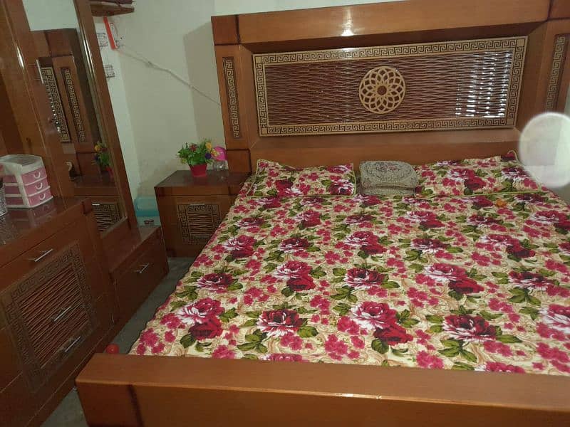 bed mokamal set sath drising 1