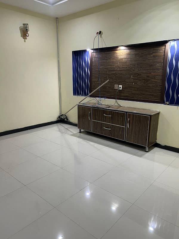 10 Marla Modern Beautiful House For Rent 6