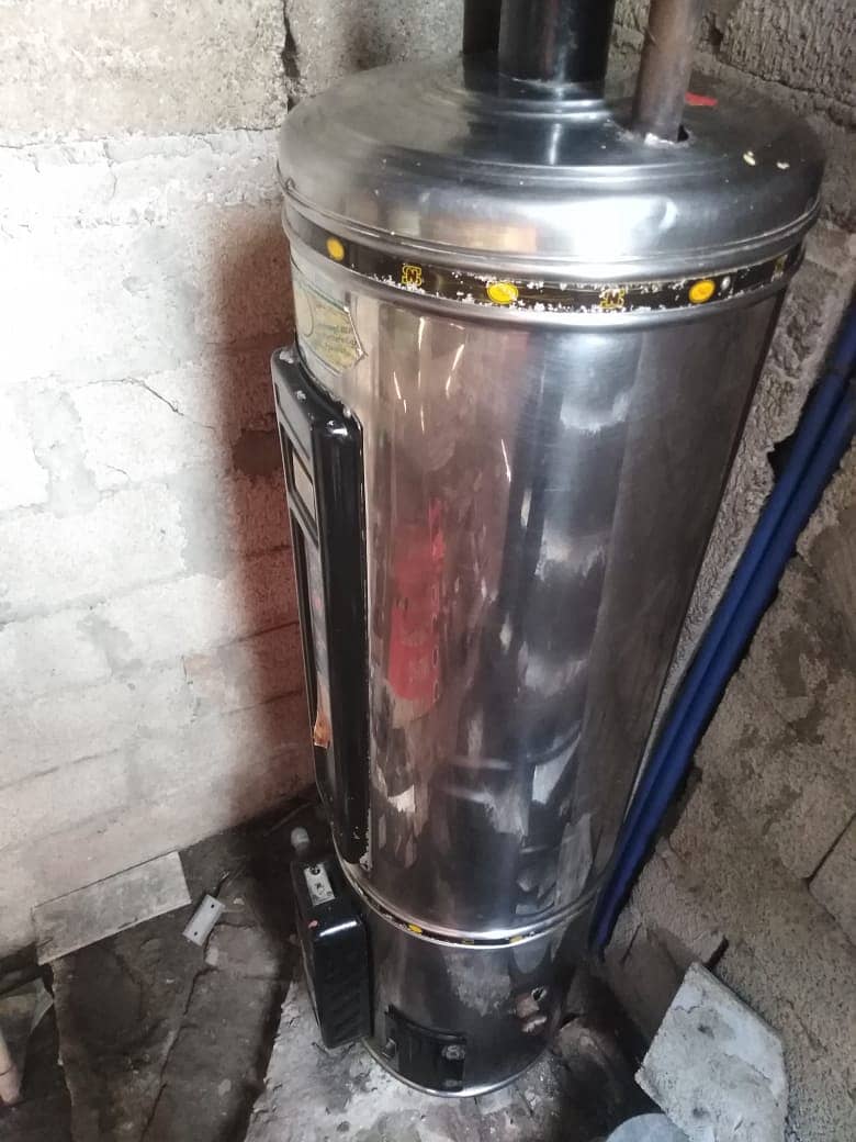 Gass Geyser used for sale, new condition 1