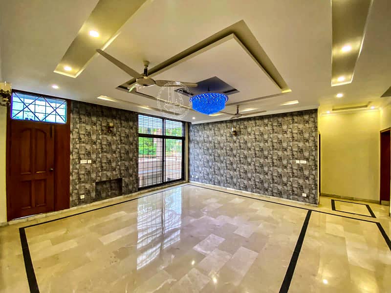 01 KANAL MOST BEAUTIFULL MODERN DESIGN HOUSE FOR RENT IN DHA PHASE 1 GOOD LOCATION 10