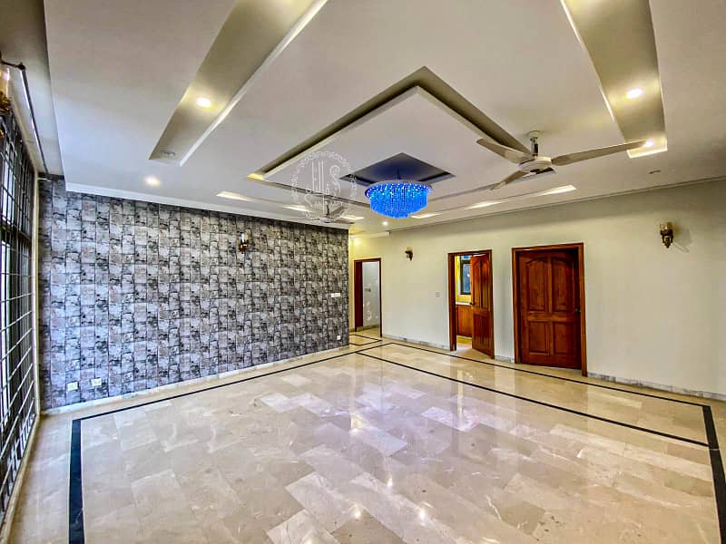 01 KANAL MOST BEAUTIFULL MODERN DESIGN HOUSE FOR RENT IN DHA PHASE 1 GOOD LOCATION 20