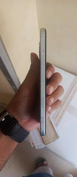 Infinix hot 30 play 4+4  64 6