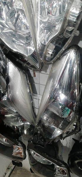 Toyota Vitz 2012 head light 0