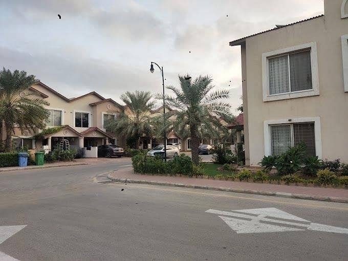 3Bed DDL 152sq yd Villa FOR SALE at Precicnt-11B (All Amenities Nearby) Investor Rates 15