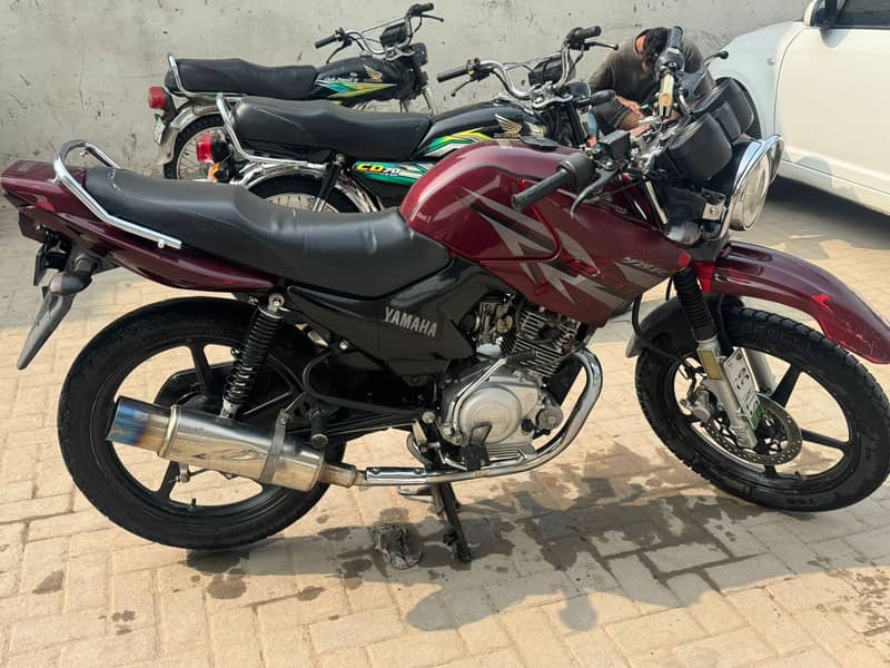 YAMAHA YBR 125-G (2017) MODEL 2