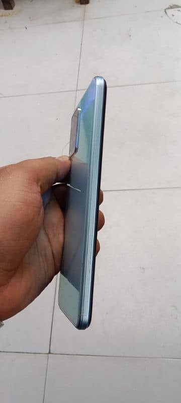 VIVO Y33S 8+ 4 GB 128 GB 10 BY 9 4