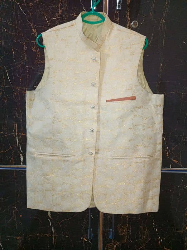 waistcoat 5 piece For men just one one day used 10/9 condition 1