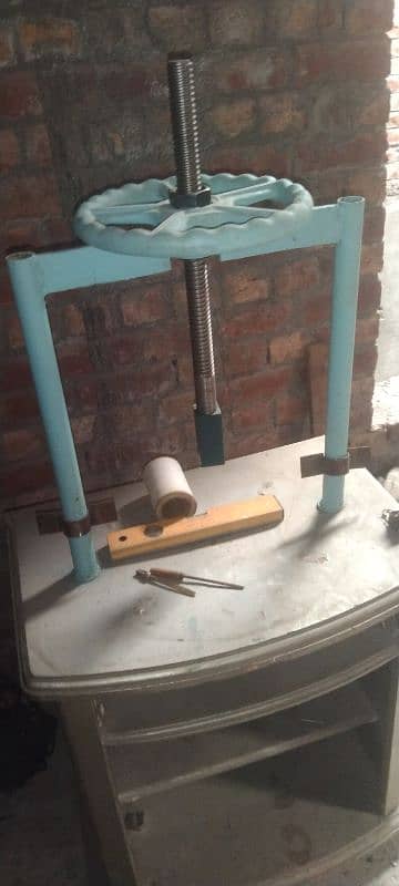 hand press machine 1