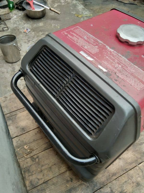 HONDA GENERATOR 3KV MINT CONDITION / FOR / SALE 1