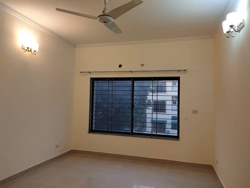 Cheapest 6 Marla 2 Bed Flat On 2nd Floor For Sale In Askari 11 Lahore 6