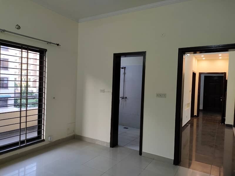 Cheapest 6 Marla 2 Bed Flat On 2nd Floor For Sale In Askari 11 Lahore 7