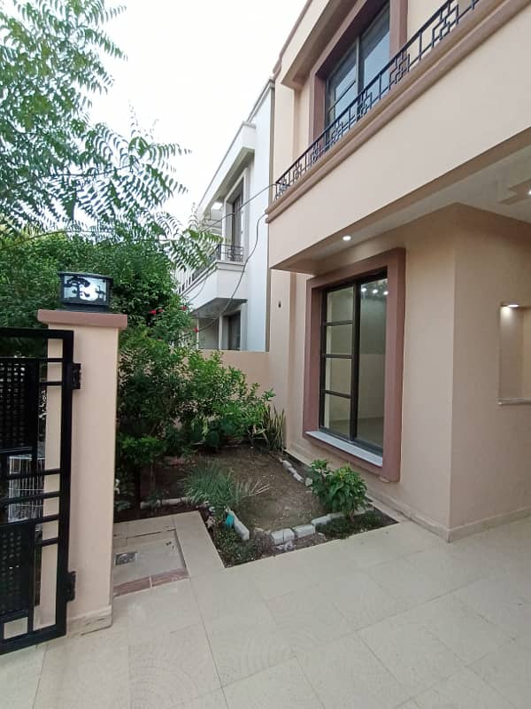 6 Marla House For Sale in A Block Central Park Housing Scheme 2