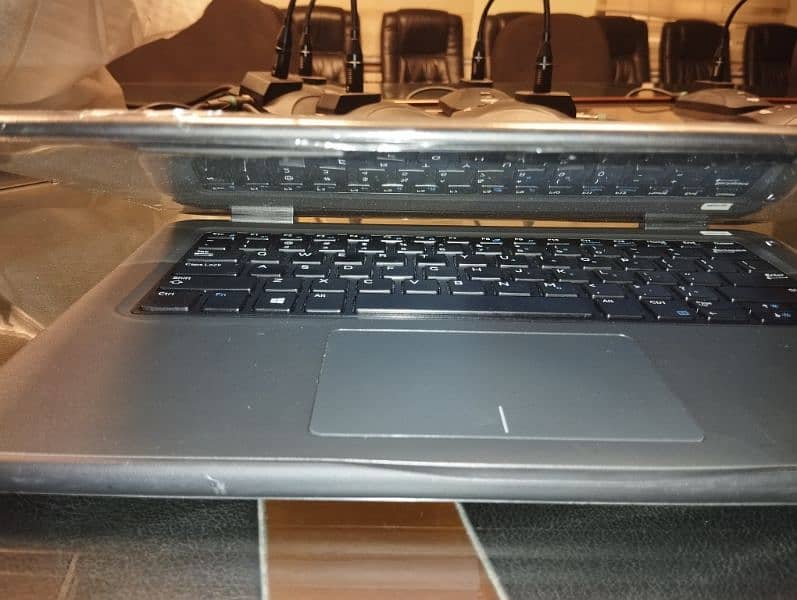 Dell latitude i3-8145U 4