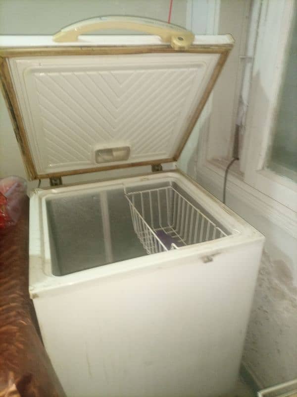 Deep freezer for sale 1