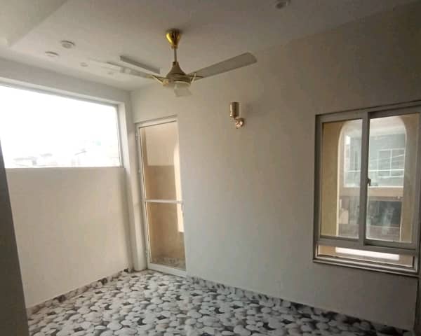 Good 10 Marla House For rent In Bankers Co-operative Housing Society 11