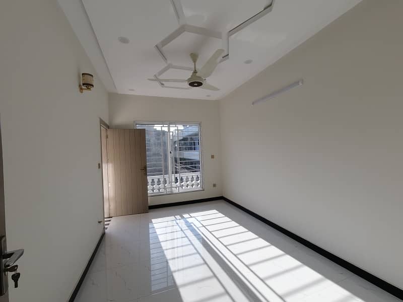 House for rent in G15 size 7 Marla double story Near to Markaz masjid park Best location More Five options available 8