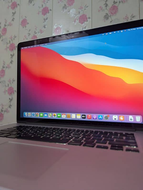 MacBook Pro 0