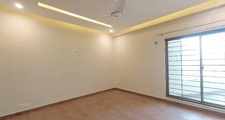 10 Marla Flat For Rent In Askari 11 - Sector D Lahore 15