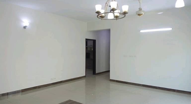 Get This Amazing 10 Marla Flat Available In Askari 11 - Sector B Apartments 5